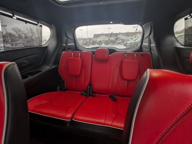 Used 2021 Chrysler Pacifica Limited w/ Uconnect Theater Family Group image 26