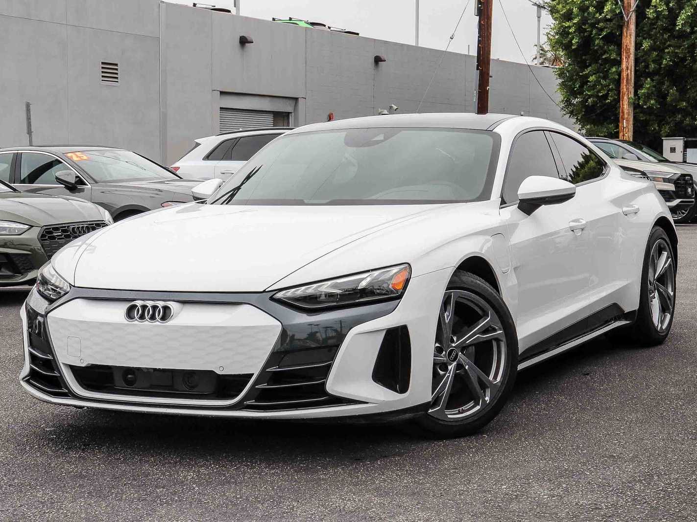 Used 2024 Audi e-tron GT Premium Plus w/ Executive Package AWD/4WD video 1