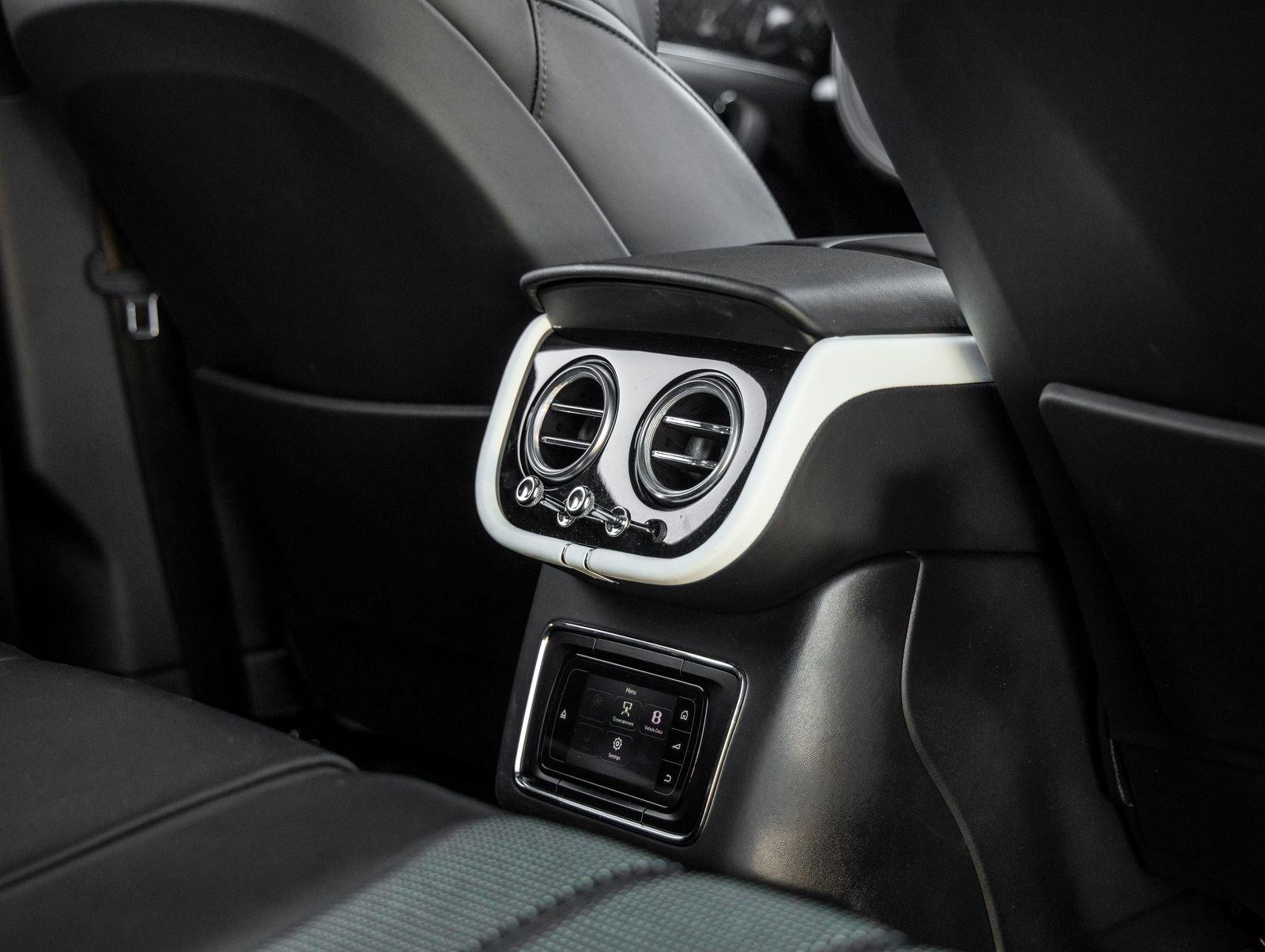 Used 2020 Bentley Bentayga AWD/4WD image 45