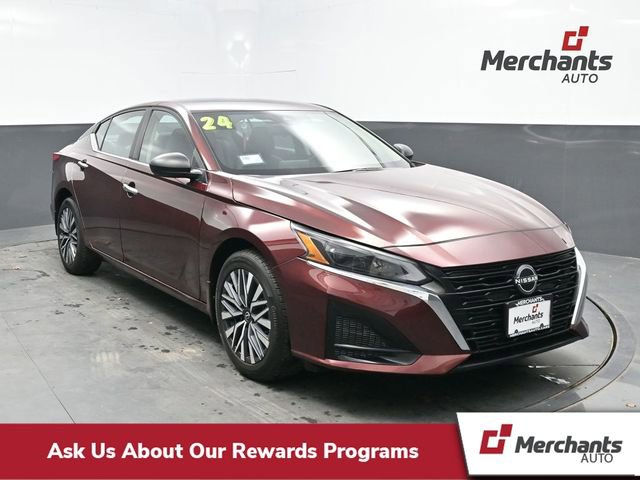 Used 2024 Nissan Altima 2.5 SV image 1