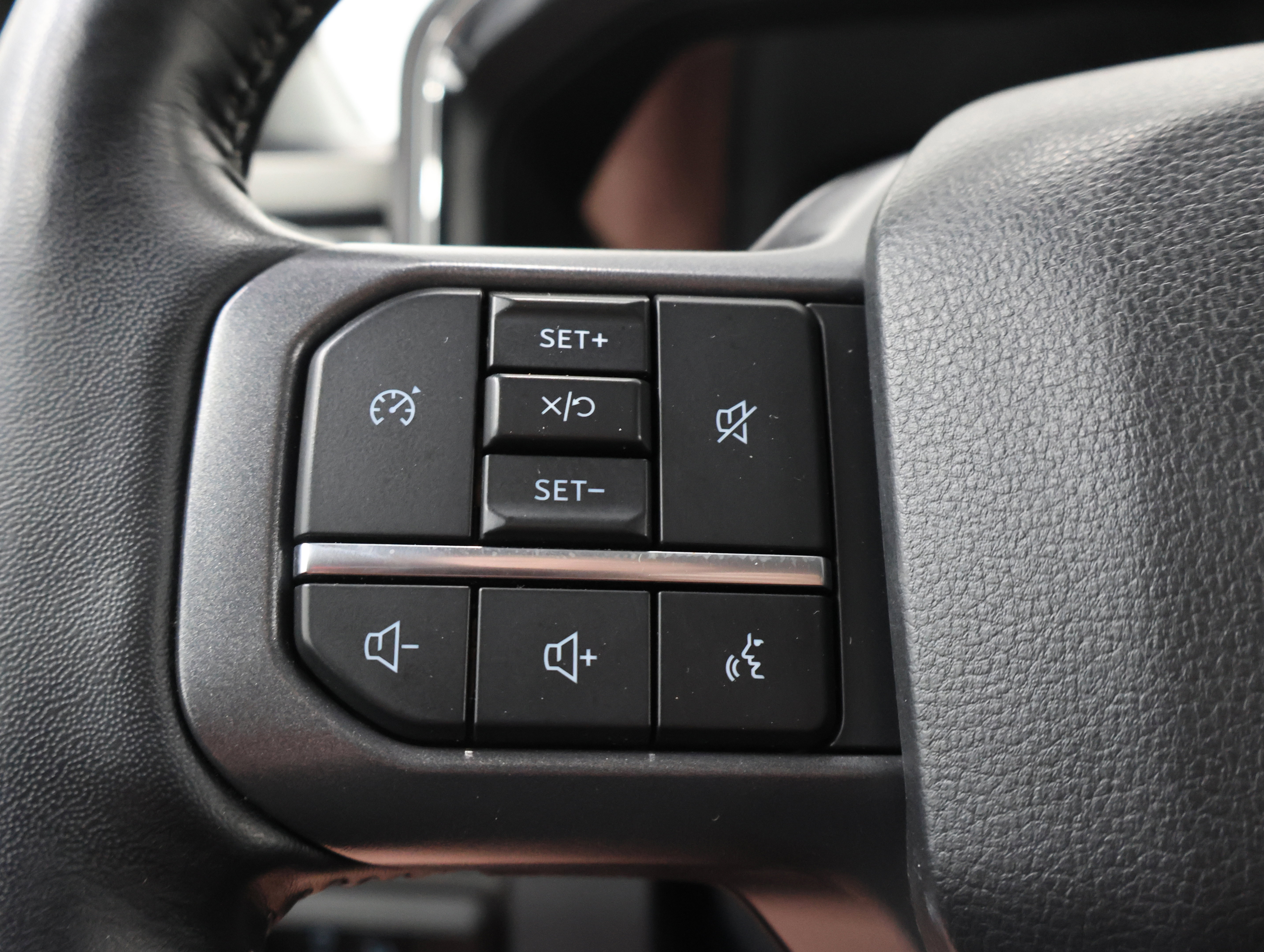 Used 2023 Ford F350 Lariat AWD/4WD image 15