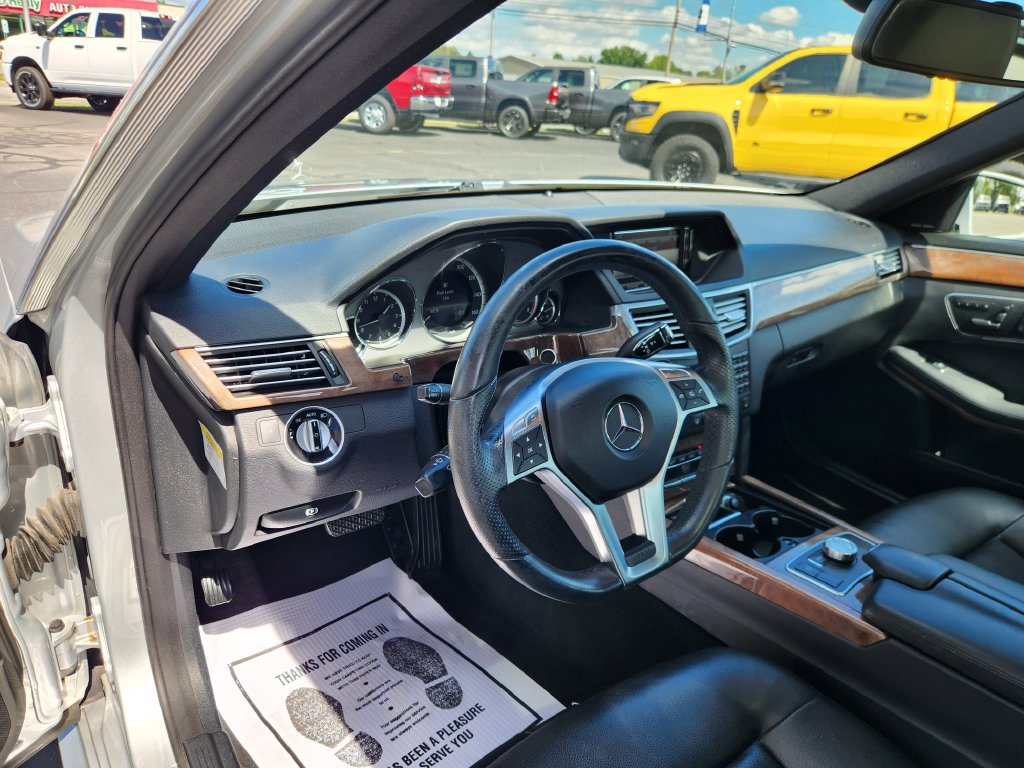 Used 2013 Mercedes-Benz E 350 4MATIC Sedan image 25