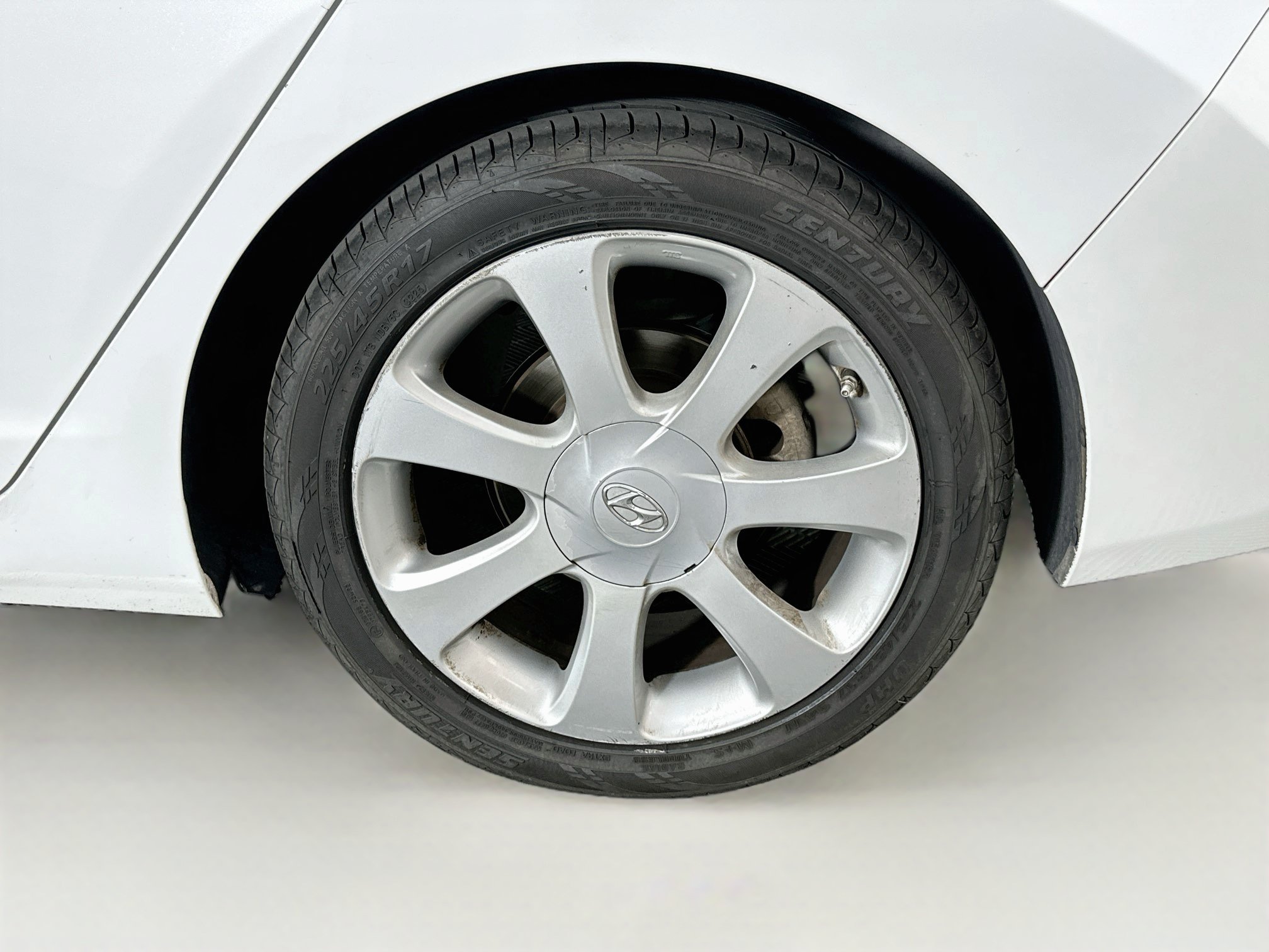 Used 2013 Hyundai Elantra Limited FWD image 11