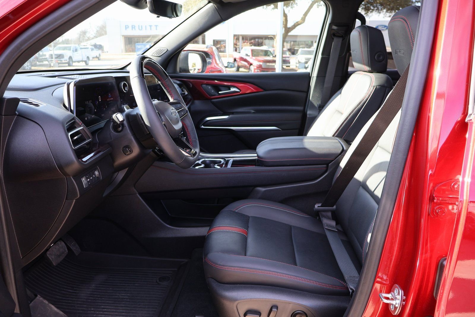 Used 2024 Chevrolet Traverse RS w/ LPO, Floor Liner Package image 28