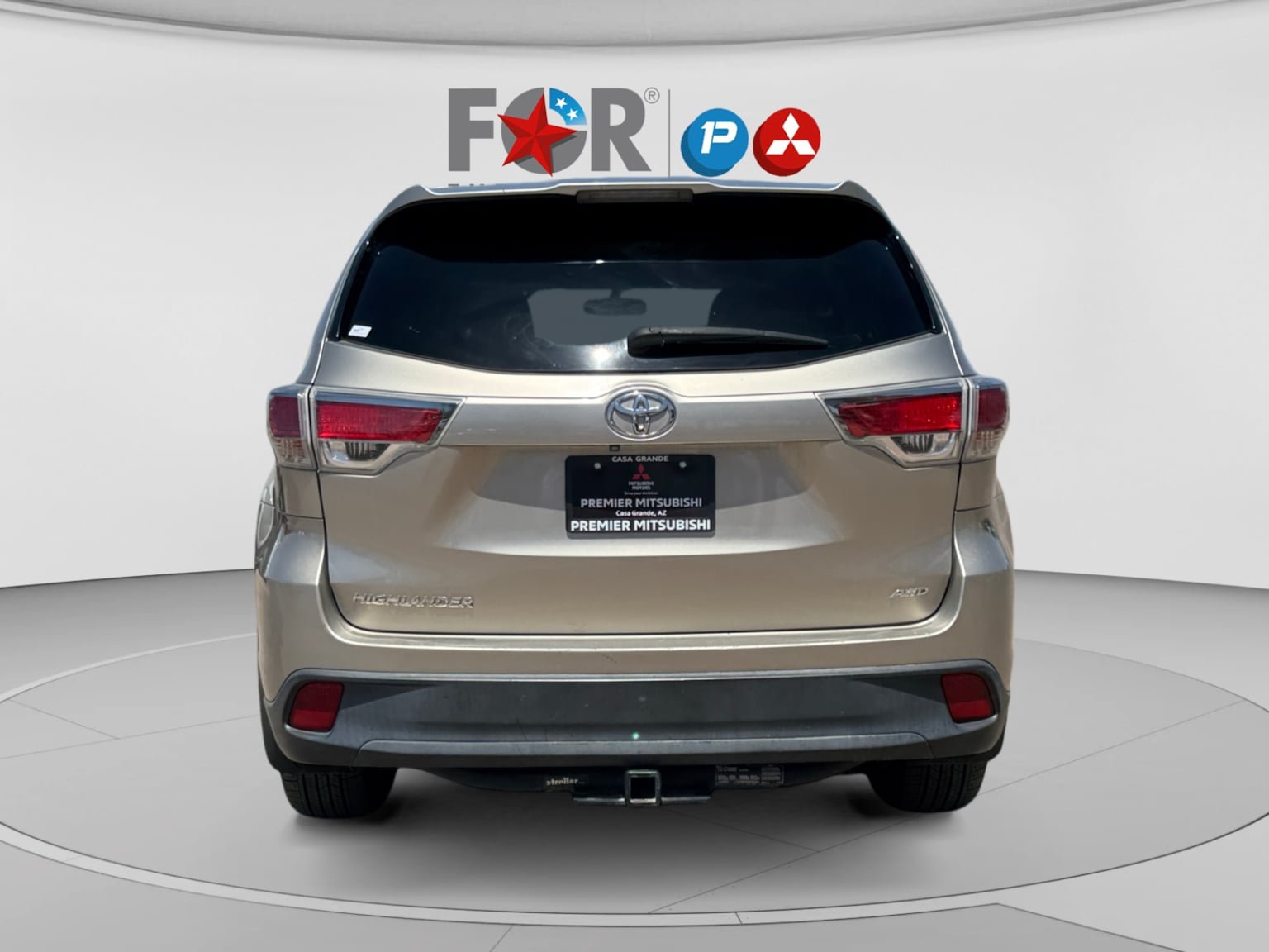 Used 2016 Toyota Highlander LE AWD/4WD image 4