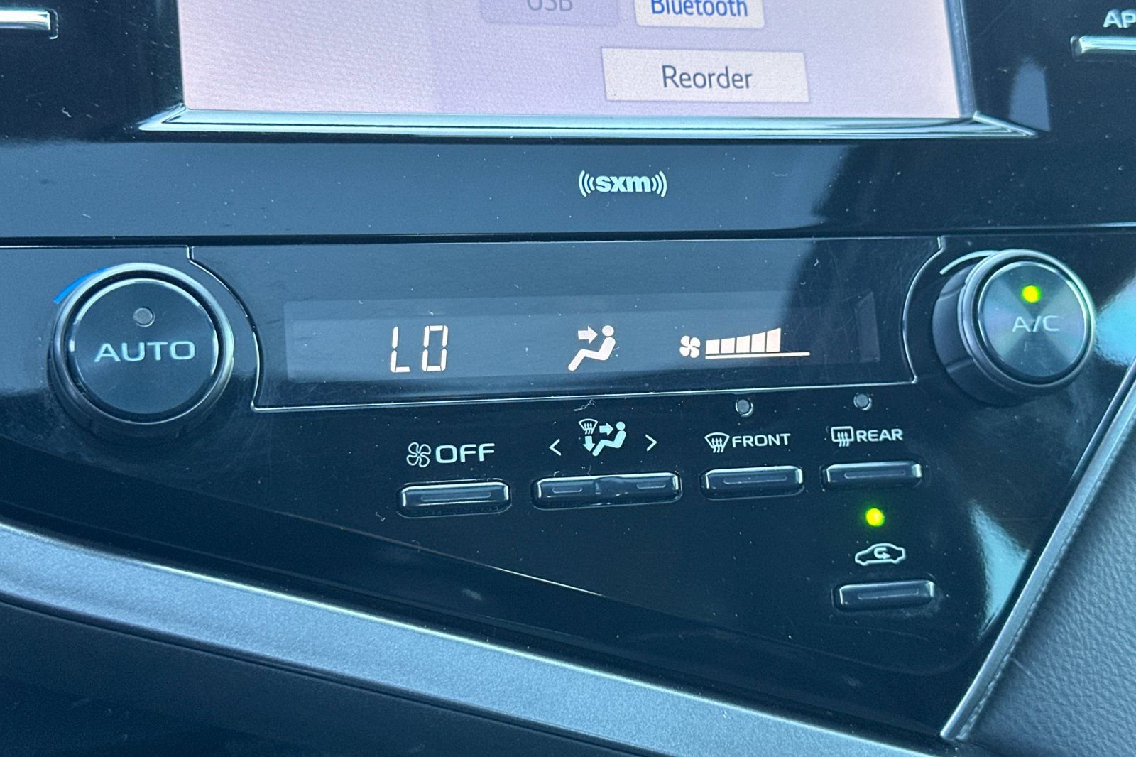 Used 2020 Toyota Camry SE image 22