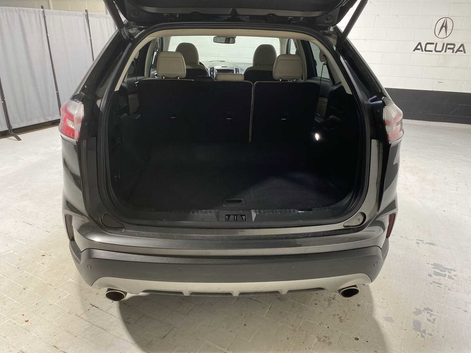 Used 2019 Ford Edge Titanium w/ Cold Weather Package image 19