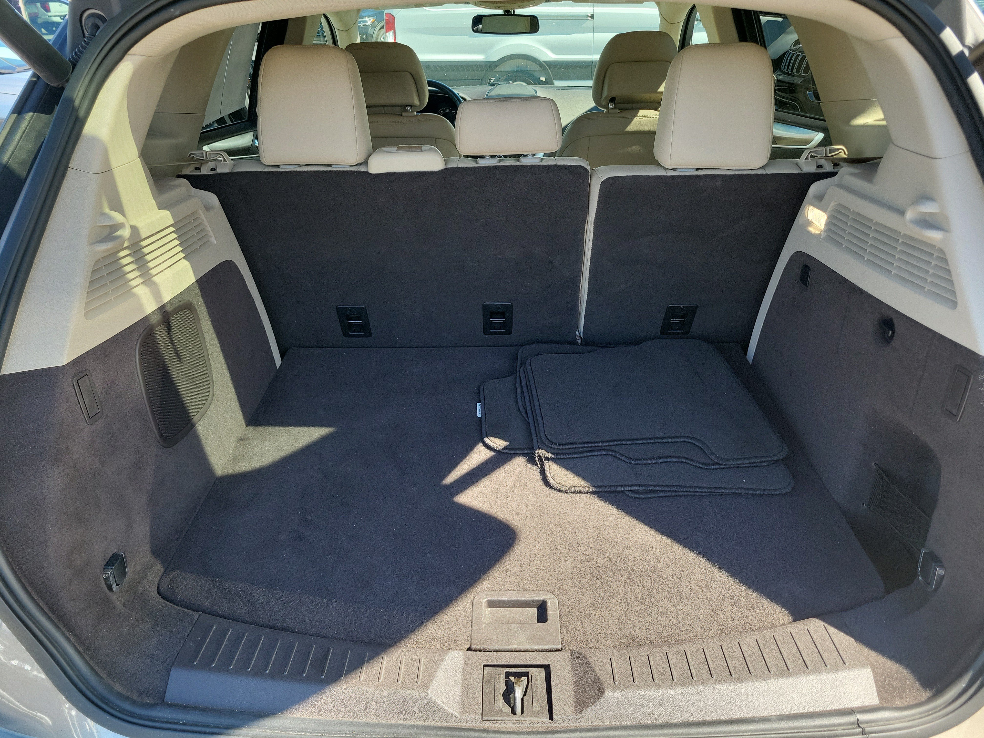 Used 2019 Lincoln MKC Premiere FWD image 16