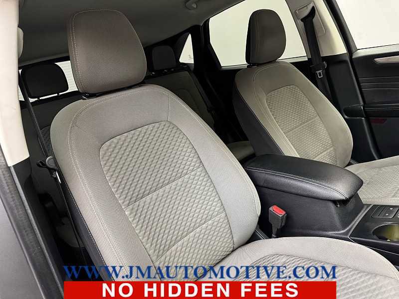 Used 2021 Ford Escape SE image 20