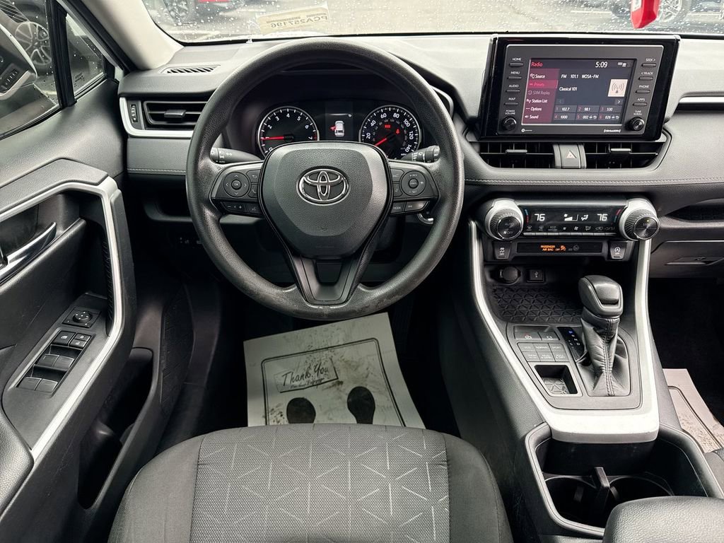 Used 2022 Toyota RAV4 XLE AWD/4WD image 14