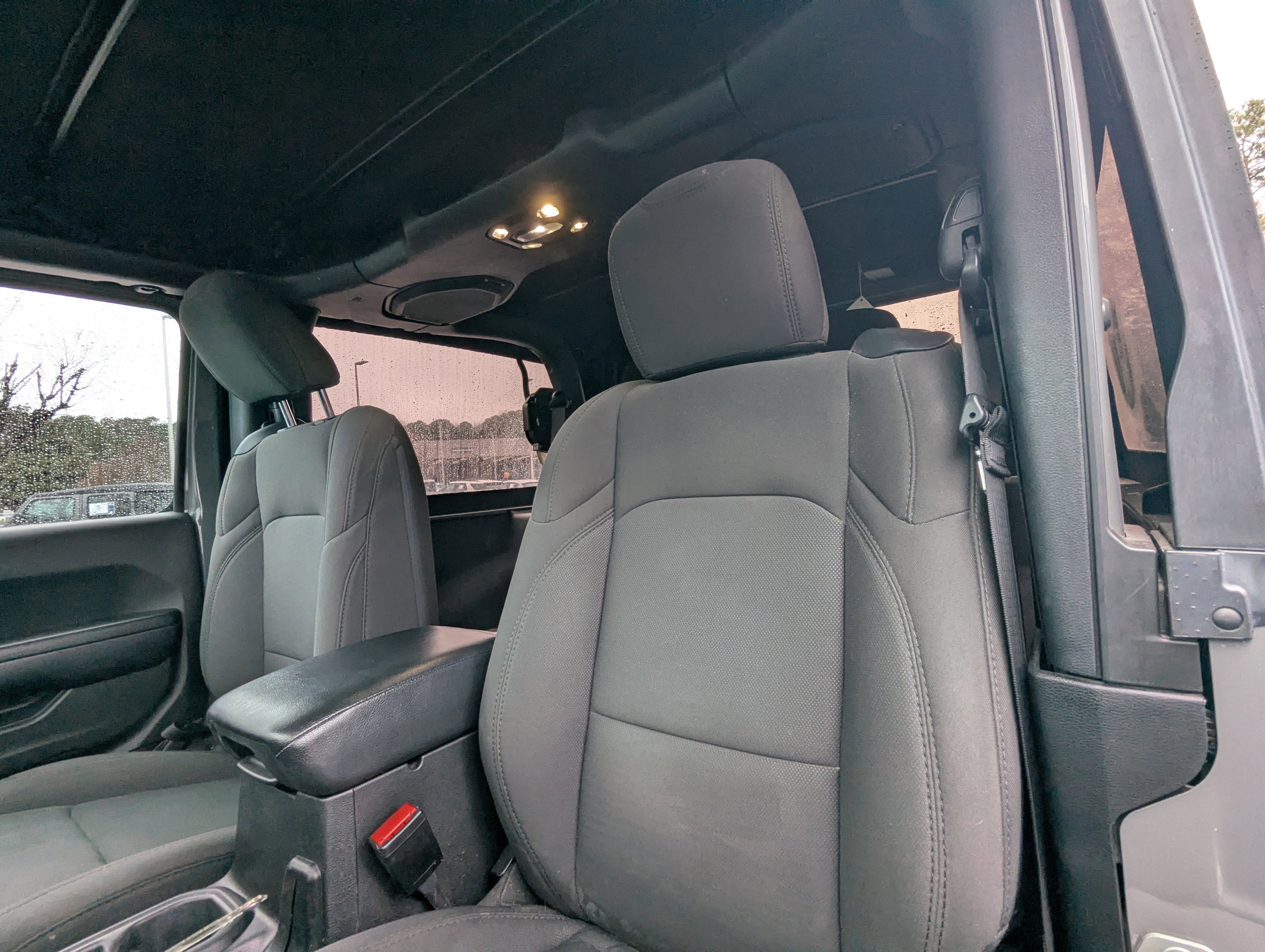 Used 2023 Jeep Wrangler Sport S image 9