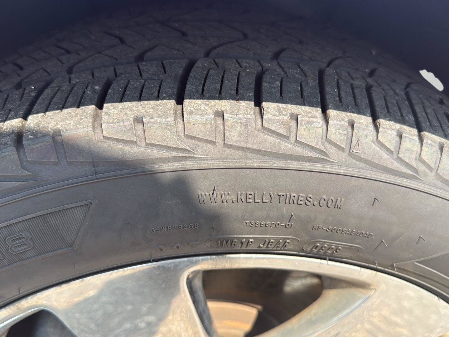 Used 2013 Buick LaCrosse Leather FWD image 3