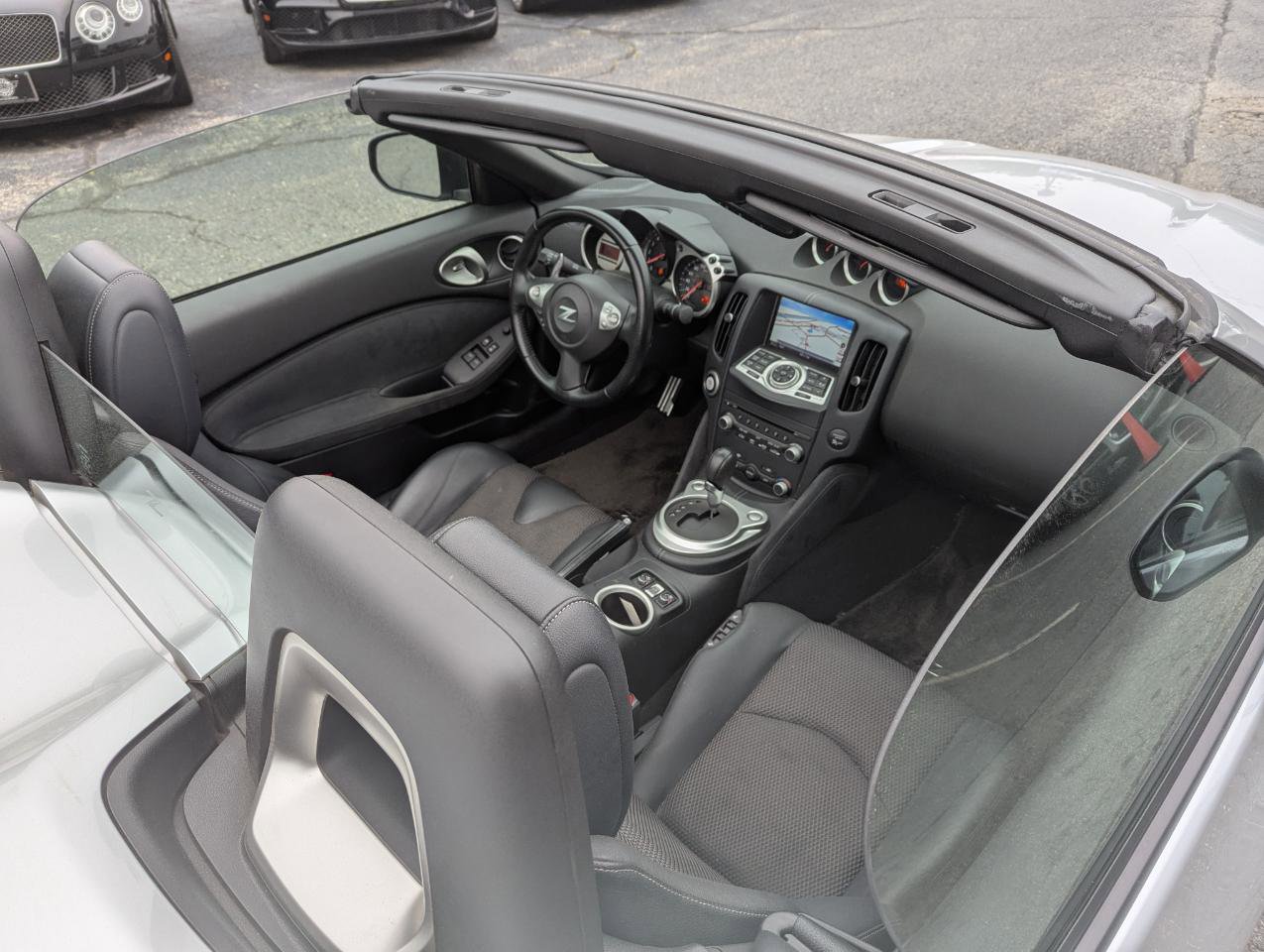 Used 2010 Nissan 370Z Touring w/ Sport Pkg RWD image 41
