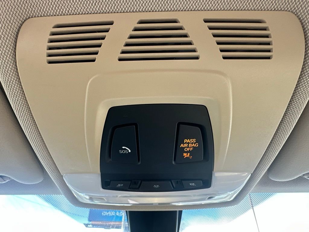 Used 2015 BMW 320i xDrive Sedan image 24