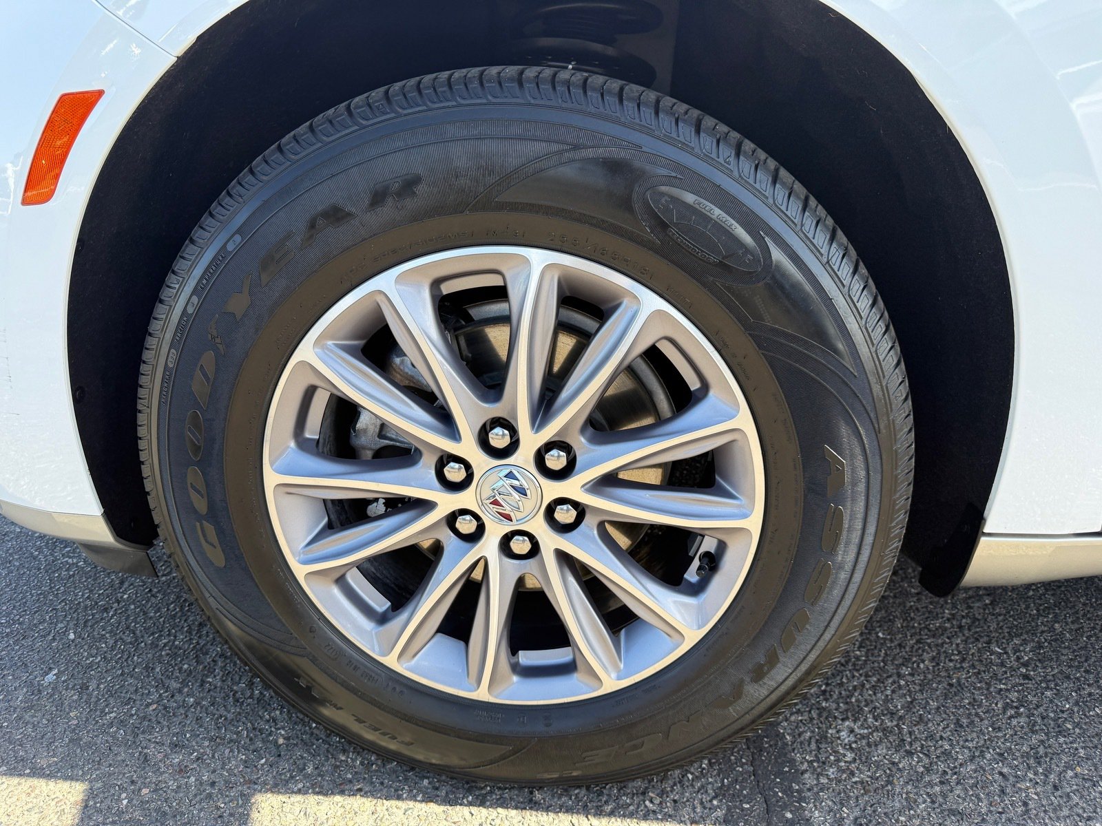Used 2023 Buick Enclave Essence FWD image 8