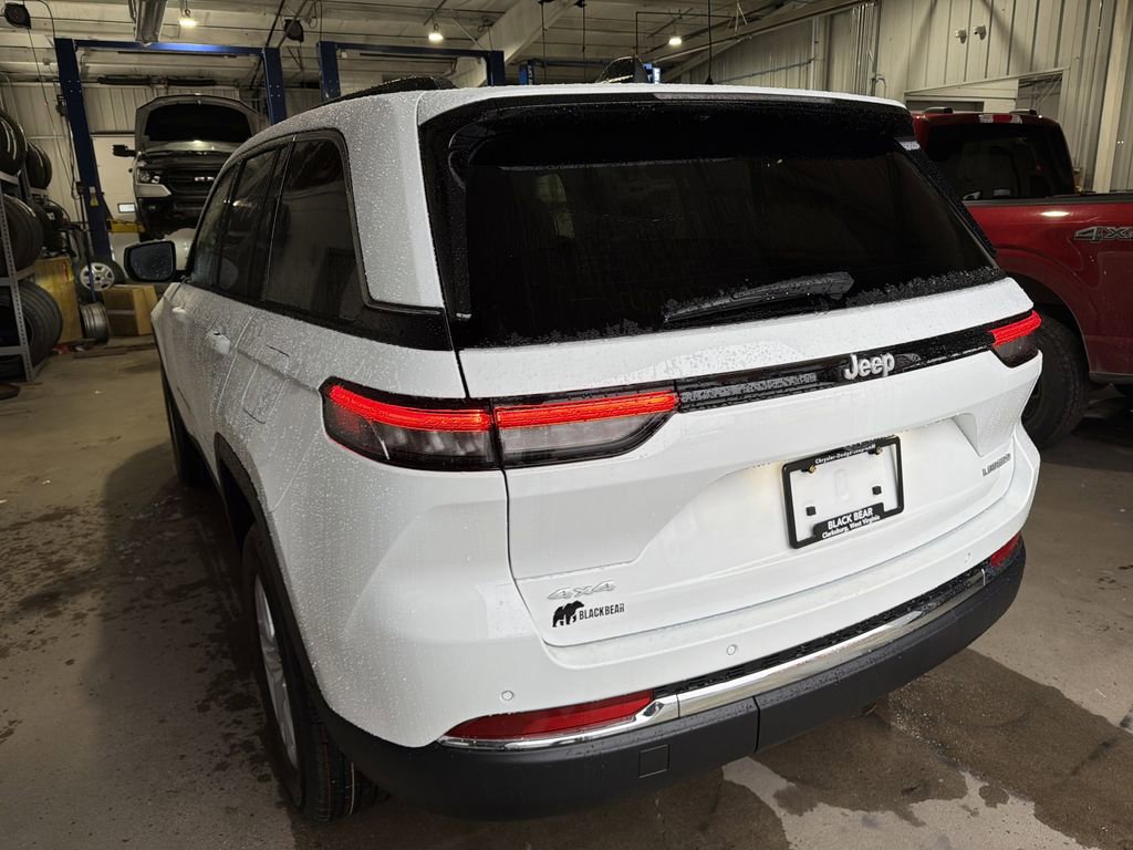 New 2026 Jeep Grand Cherokee Laredo X image 7