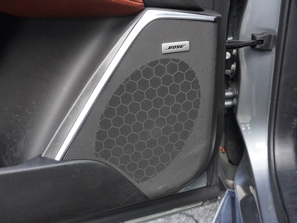 Used 2020 Cadillac Escalade Luxury w/ Escalade Sport Edition image 59