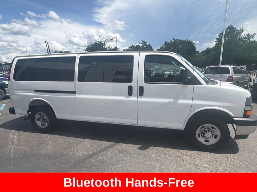 Used 2025 Chevrolet Express 3500 LT w/ LT Preferred Equipment Group RWD image 8