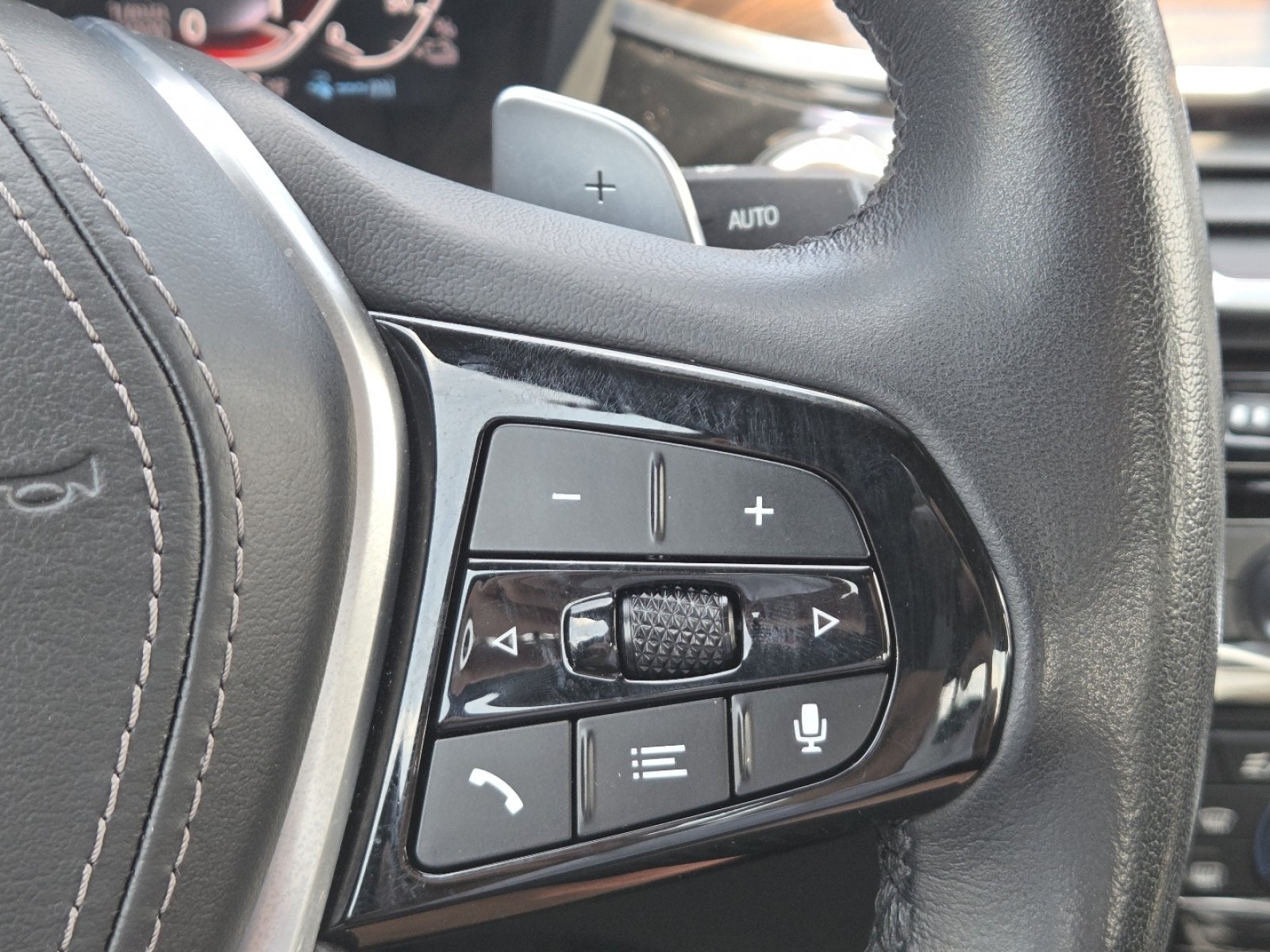 Used 2023 BMW 530e xDrive AWD/4WD image 33