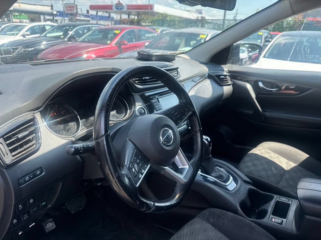 Used 2020 Nissan Rogue Sport SV w/ All-Weather Package AWD/4WD image 31