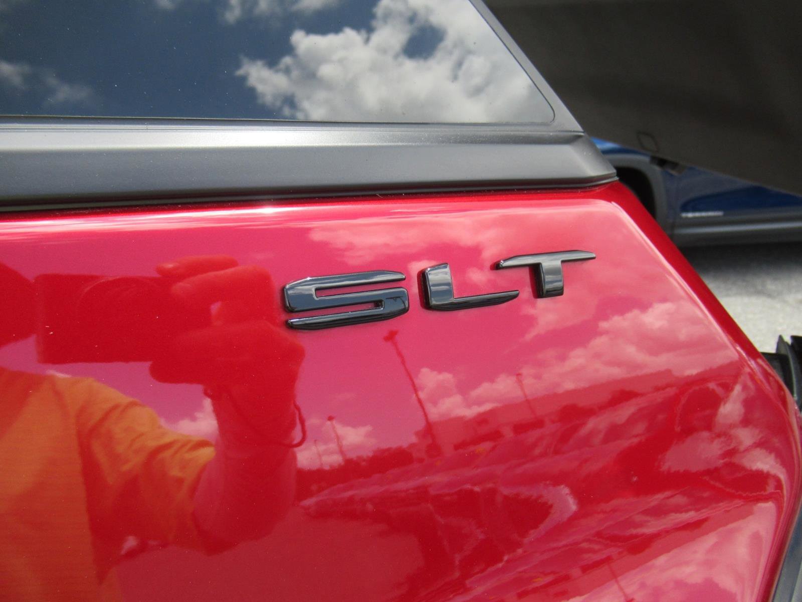 Used 2024 GMC Terrain SLT w/ Infotainment Package II AWD/4WD image 15
