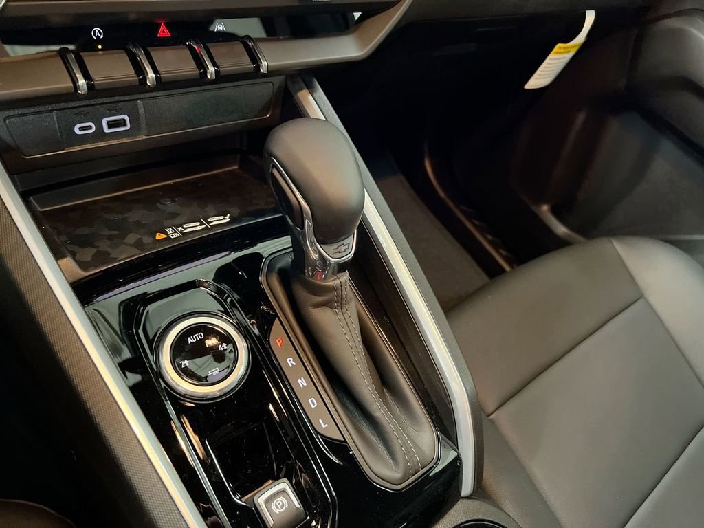 New 2026 Chevrolet Colorado LT image 18