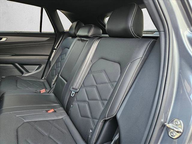 Used 2025 Volkswagen Atlas Cross Sport SE image 17