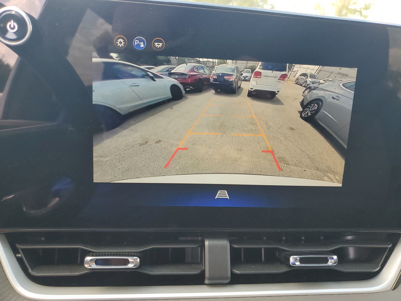 Used 2026 Chevrolet Equinox LT w/ Convenience Package II FWD image 21