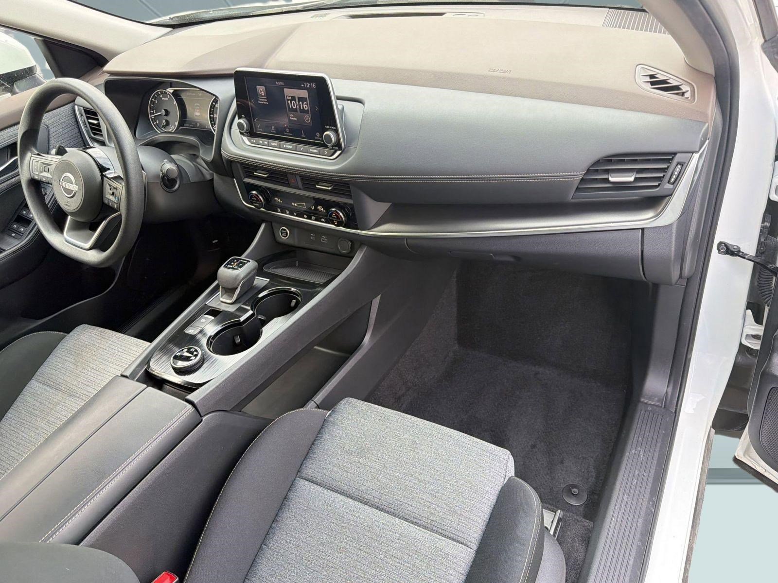 Used 2023 Nissan Rogue SV image 30