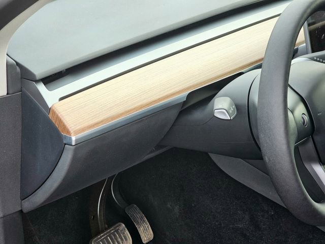 Used 2023 Tesla Model Y Long Range image 16