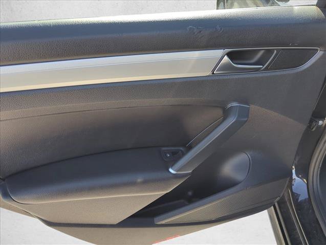 Used 2019 Volkswagen Passat 2.0T Wolfsburg w/ Wheels & Sunroof Package FWD image 11