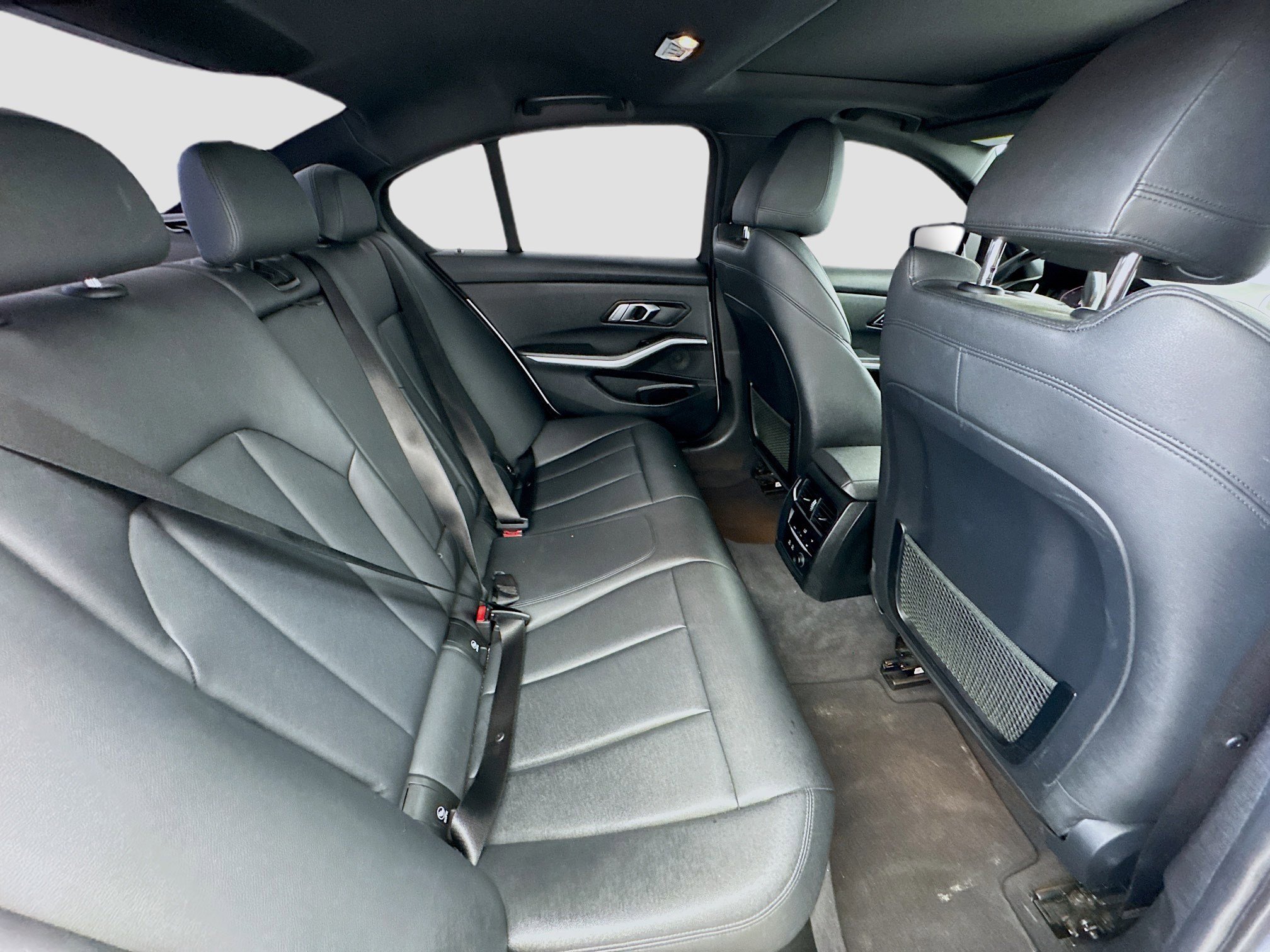 Used 2020 BMW 330i Sedan w/ Driving Assistance Package image 19