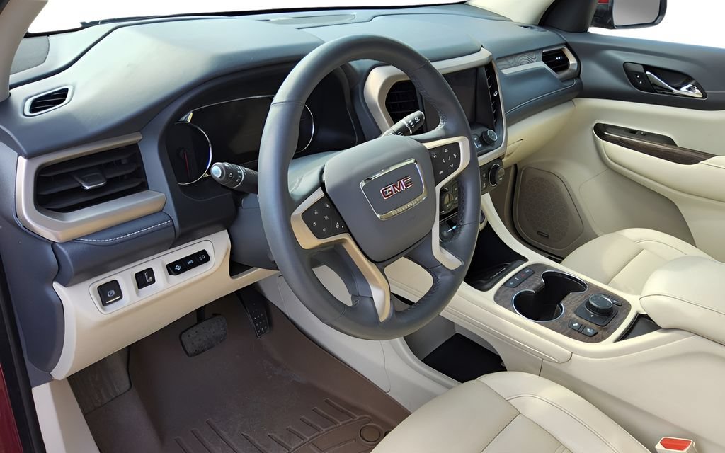 Used 2023 GMC Acadia Denali w/ Denali Technology Package AWD/4WD image 23