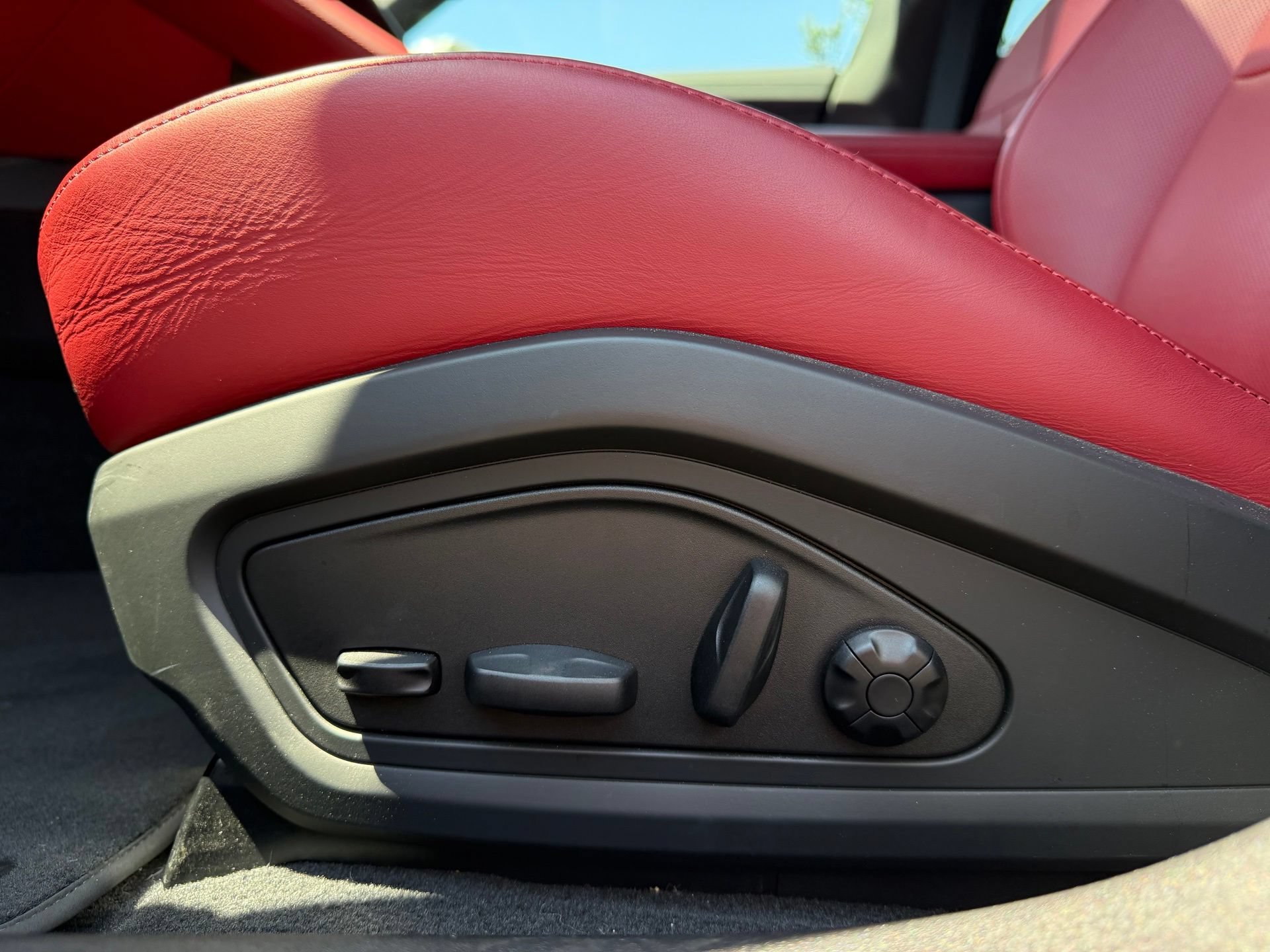 Certified 2023 Porsche Taycan RWD image 27