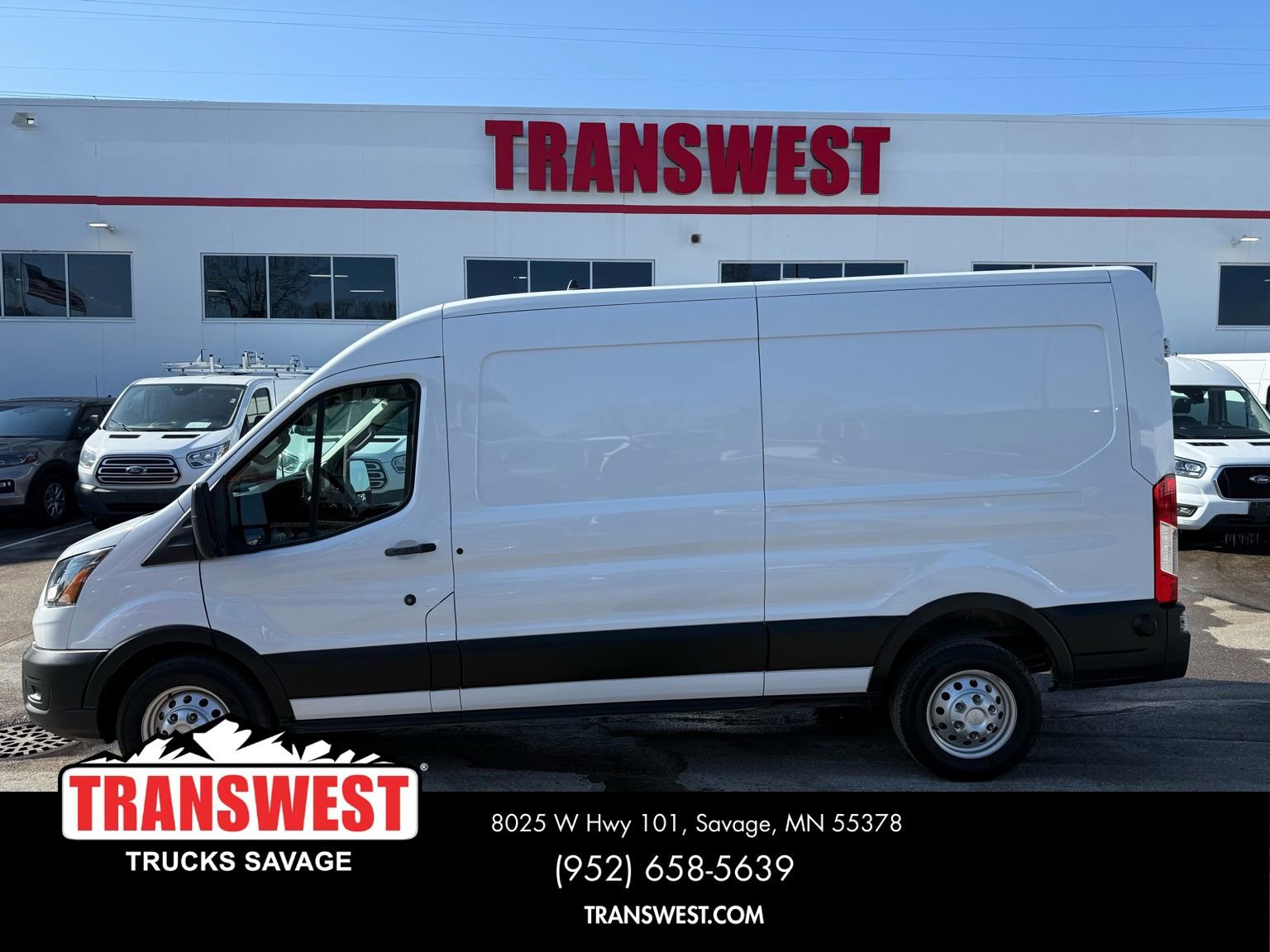 Used 2024 Ford Transit 250 148 Medium Roof Extended AWD image 3