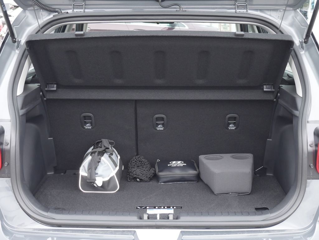 New 2026 Hyundai Venue SEL FWD image 17