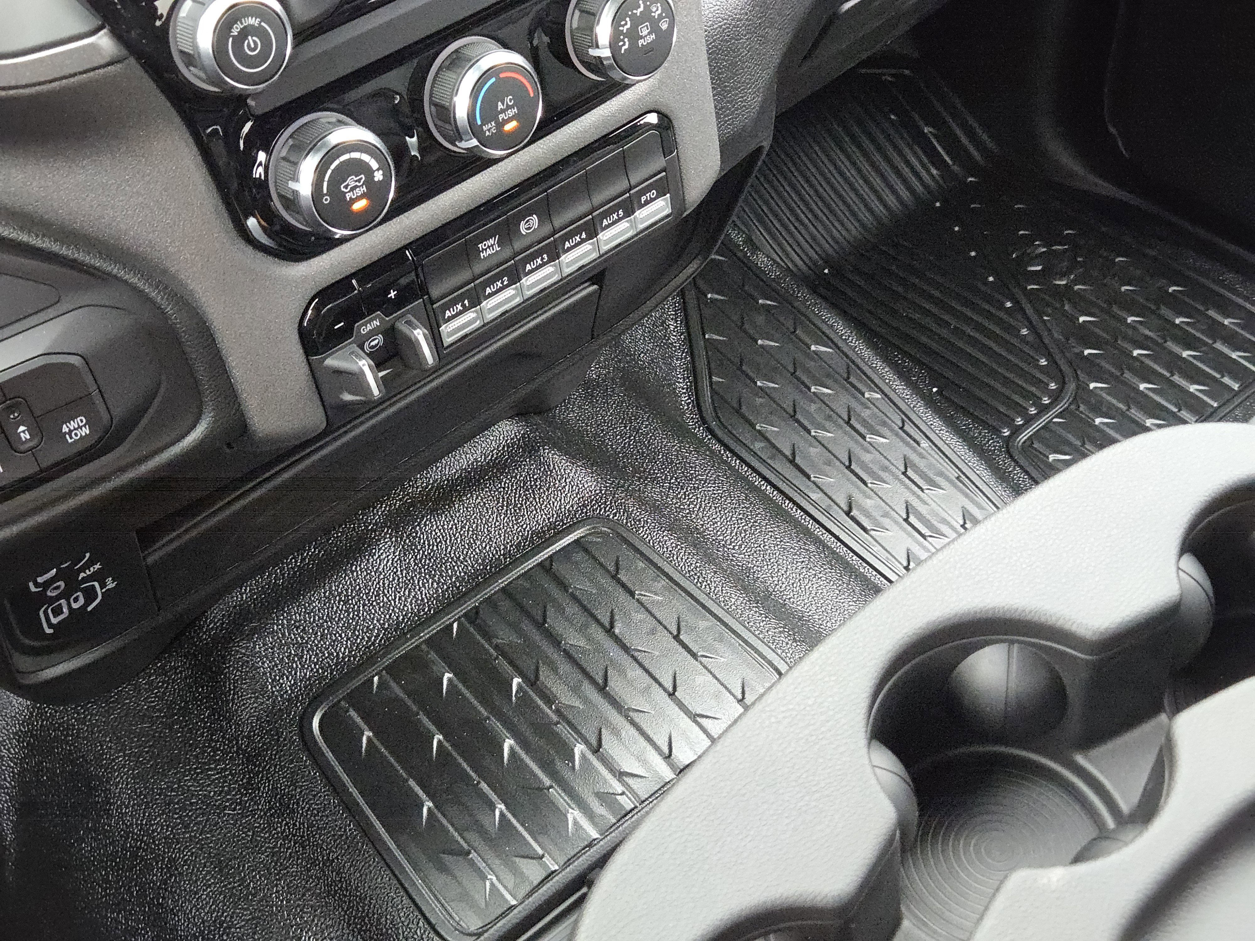 New 2026 RAM 5500 Tradesman image 16