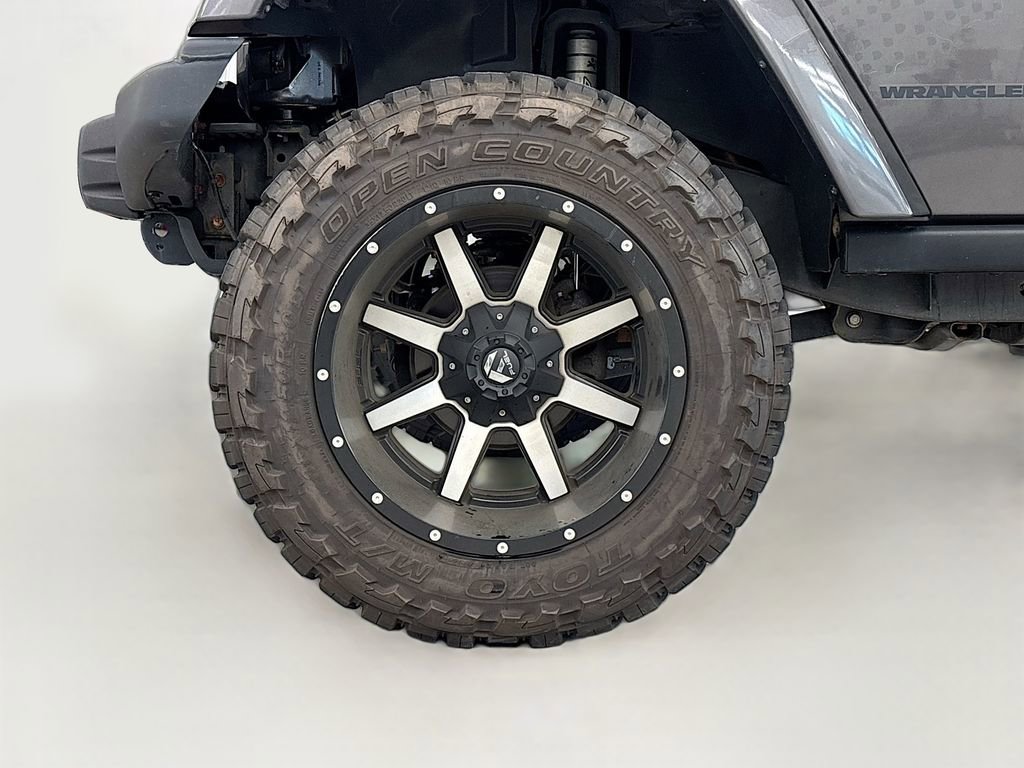 Used 2016 Jeep Wrangler Unlimited Sahara image 26