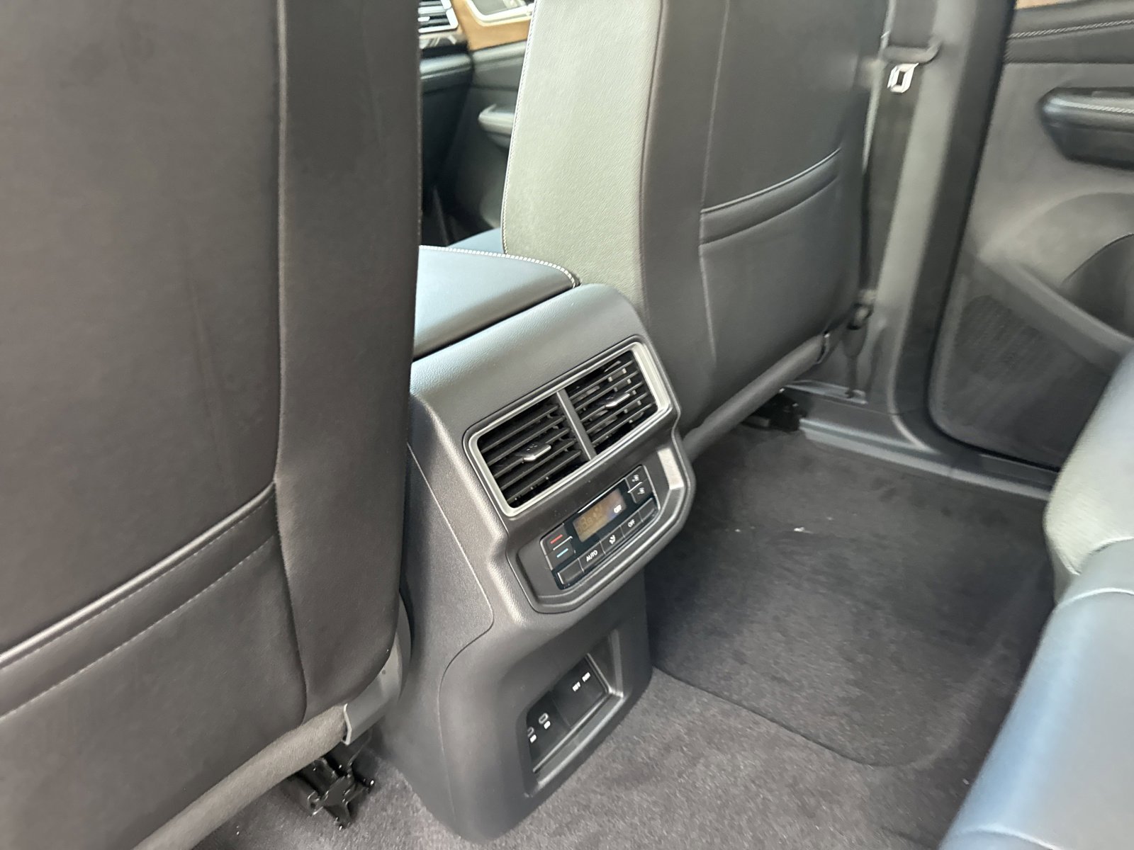 New 2026 Volkswagen Atlas SE image 22