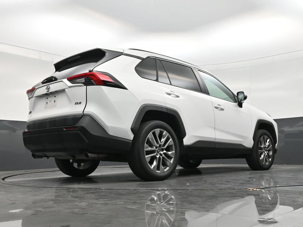 Used 2019 Toyota RAV4 XLE Premium FWD image 24