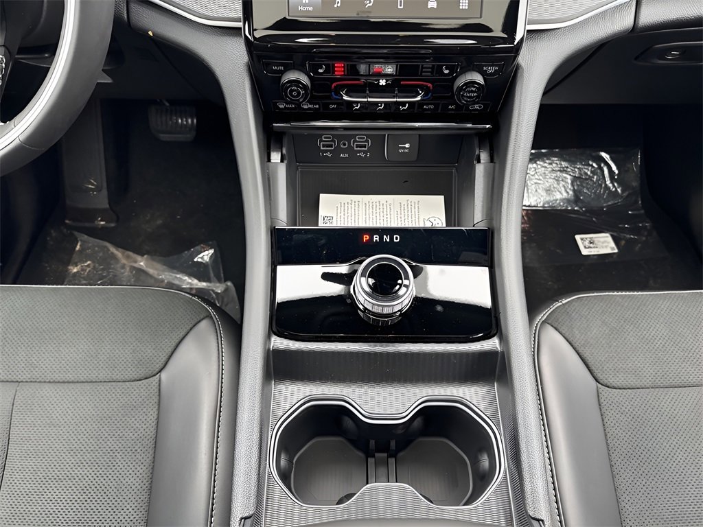 New 2025 Jeep Grand Cherokee L Altitude image 18