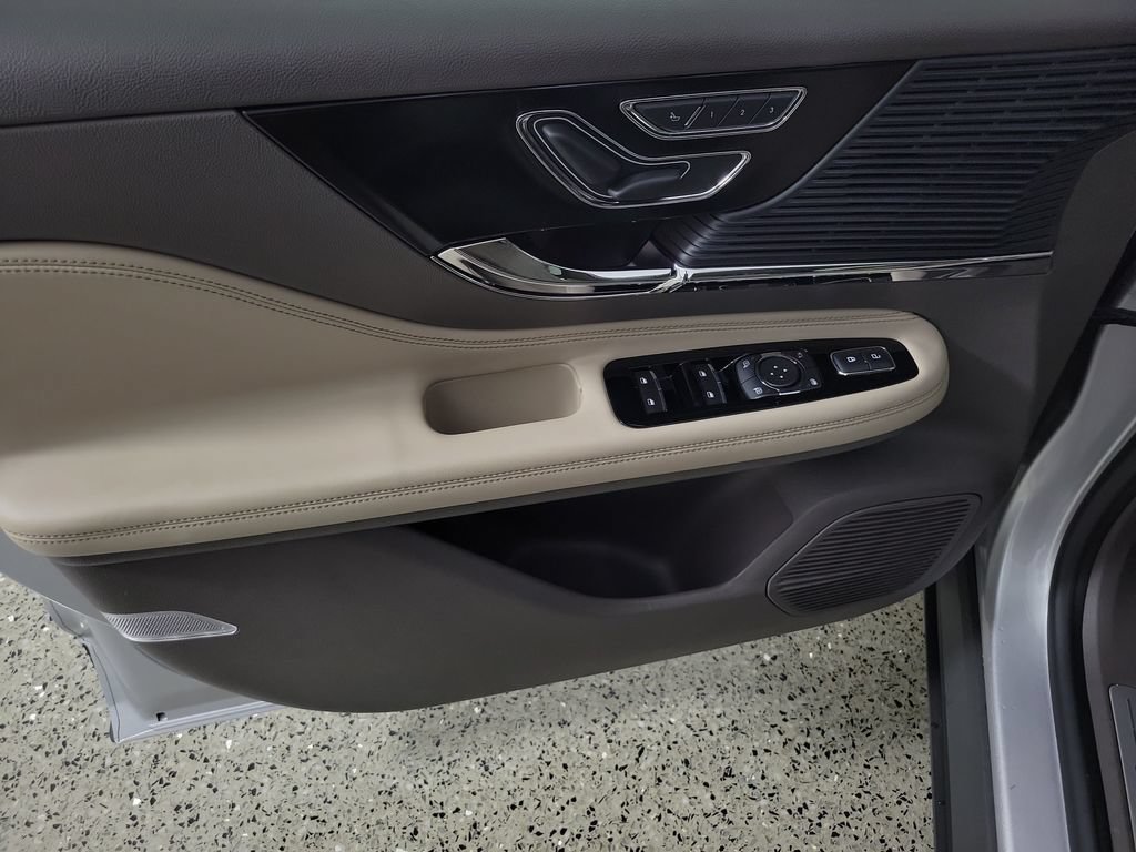 Certified 2020 Lincoln Corsair FWD w/ Premium Package image 19