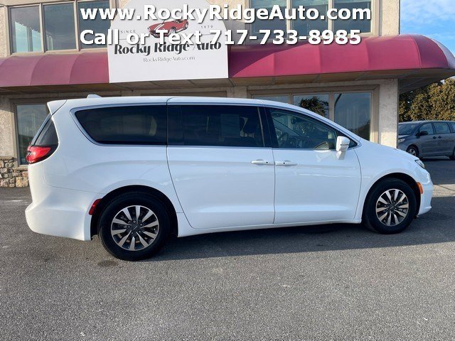 Used 2022 Chrysler Pacifica Touring-L image 8