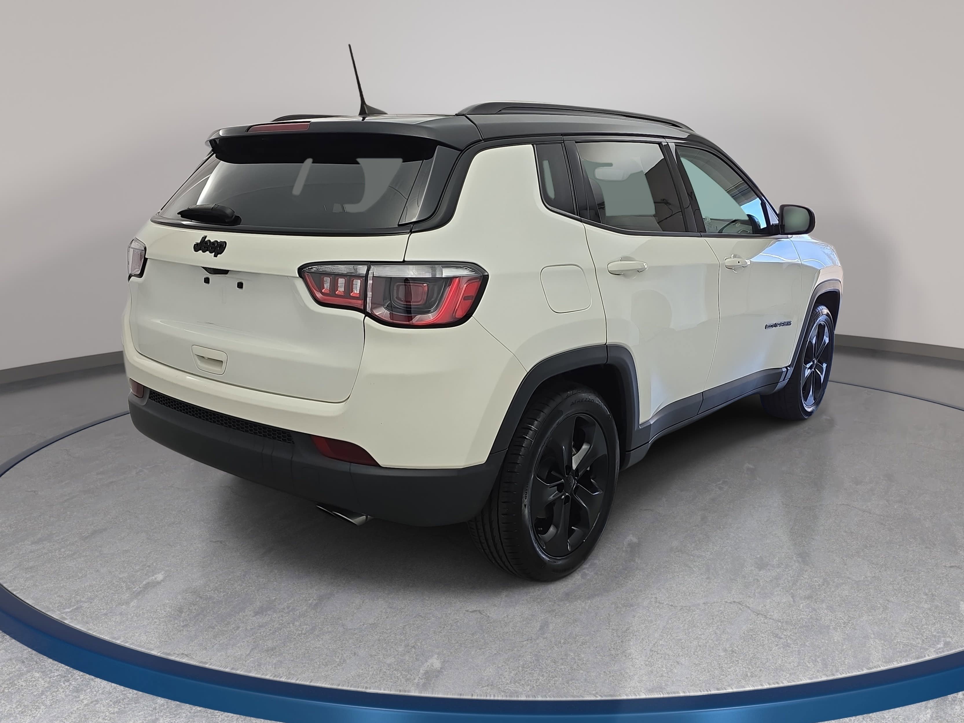 Used 2021 Jeep Compass Latitude image 5