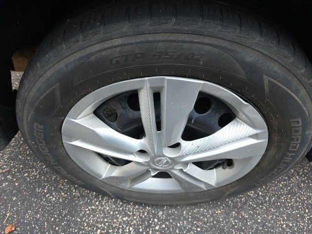 Used 2020 Nissan Kicks S FWD image 6