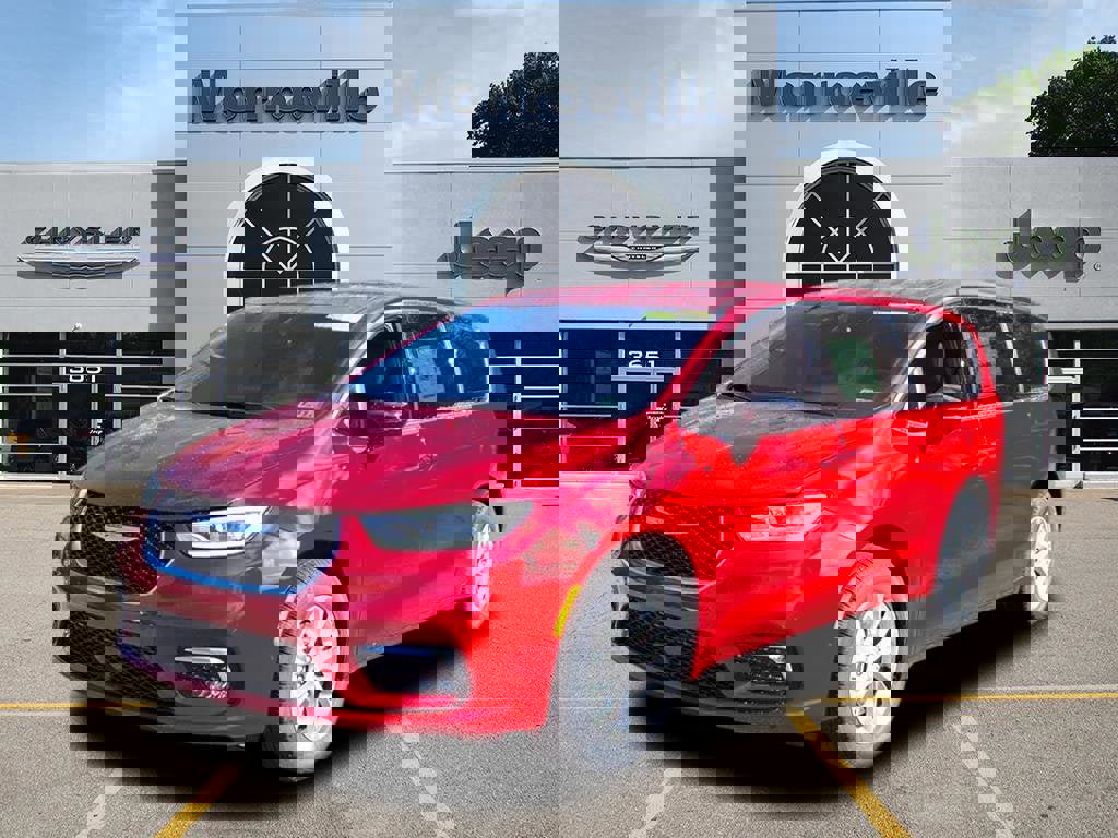 New 2026 Chrysler Pacifica Select