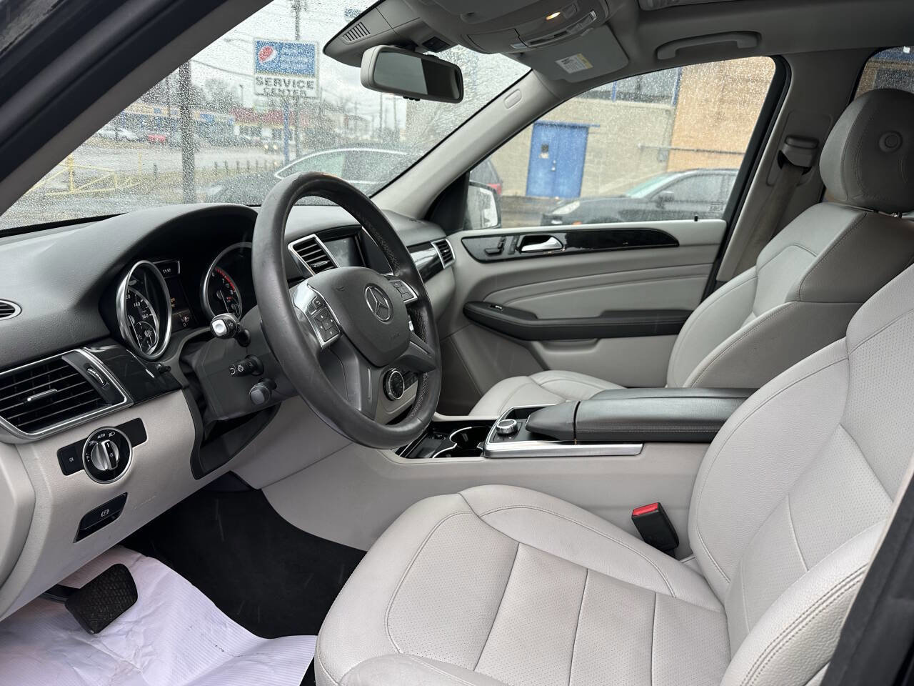 Used 2015 Mercedes-Benz ML 350 4MATIC w/ Premium 1 Package image 4