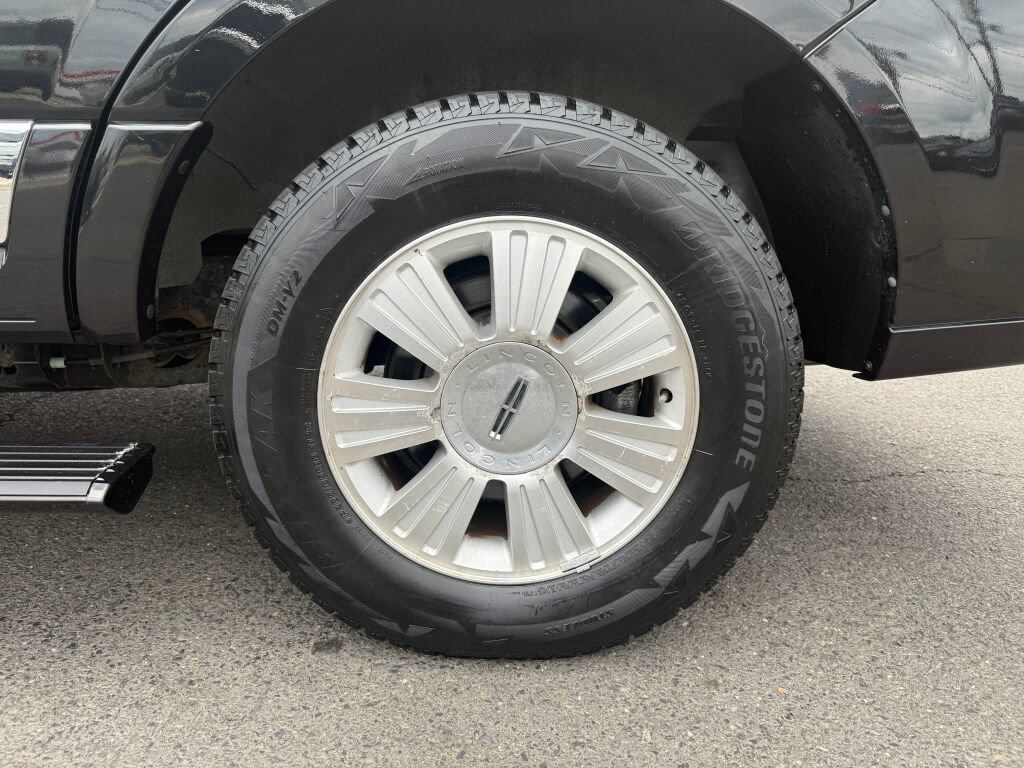 Used 2014 Lincoln Navigator 4WD image 37