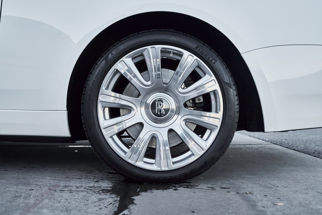 Used 2017 Rolls-Royce Dawn image 20