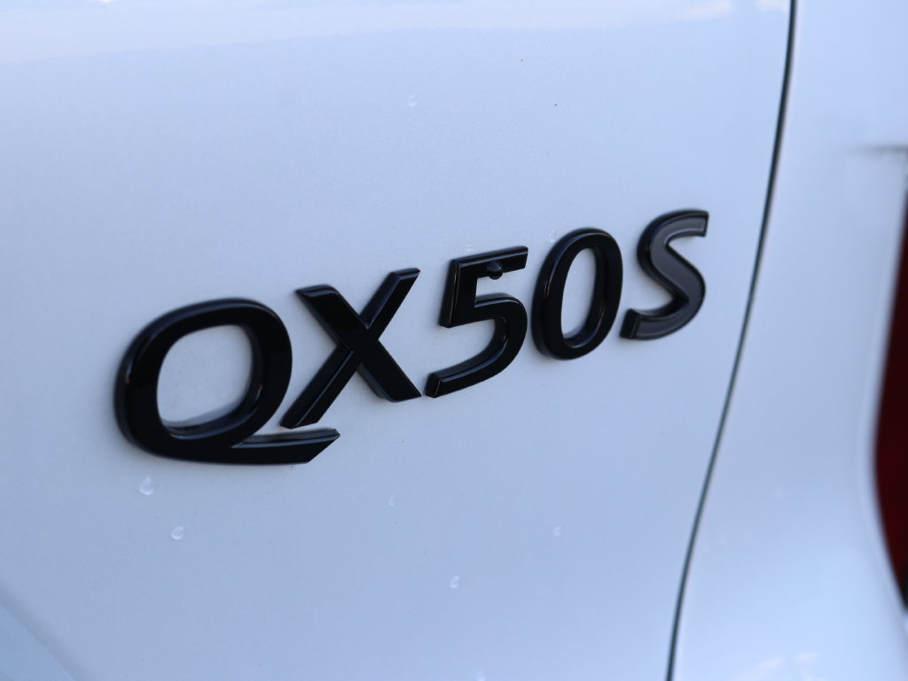 Used 2023 INFINITI QX50 Sport AWD/4WD image 39